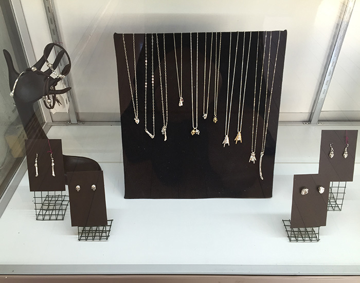 march display case bottom